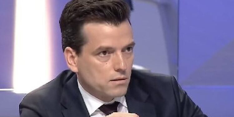 “Do të ishte vetëvrasje po të…” Agron Shehaj thumbon Bashën nga Vlora: Duhet të ndryshojmë lidershipin