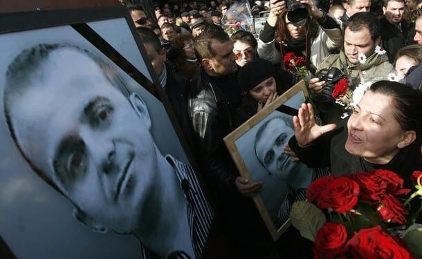 Aleks Nika i vra më 21 janar, xhaxhai akuza Fevziut: E ktheu emisionin e tij në bunker për mbrojtjen e Sali Berishës e vrasësve të tjerë