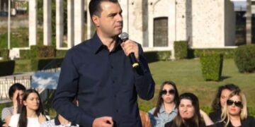 Demokratët e Lezhës dhe Mirditës sulmojnë Bashën: Na le 12 vite në opozitë, tani na vjen me Markun për të bllokuar diskutimet e llogaridhënien