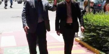 Dy ish presidentët që s’mbajtën peng shtetin dhe që ecin pa frikë e pa roje në bulevard