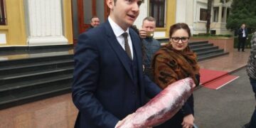 Dash Shehi i bindur për fitoren e zgjedhjeve… në 2025! PD i ka shanset për të qenë fituese sepse është Parti socialdemokrate popullore sepse këtu nuk ka të djathtë
