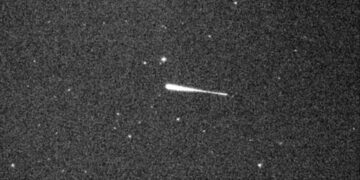 FOTOT/ Raketa që la pa frymë gjysmën e botës bie në Oqeanin Indian