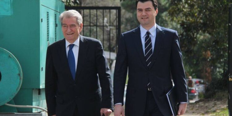 Ja kush e detyroi Berishën t’ia dorëzonte partinë Lulzim Bashës