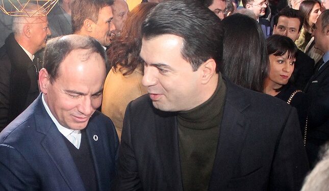 Sulmoi Bujar Nishanin, ish- deputeti i PD “dush të ftohtë” Bashës: Tipike komuniste, demokratët duhet të bëjnë “urraa” dhe të thërrasin “Basha! Basha! Basha!”