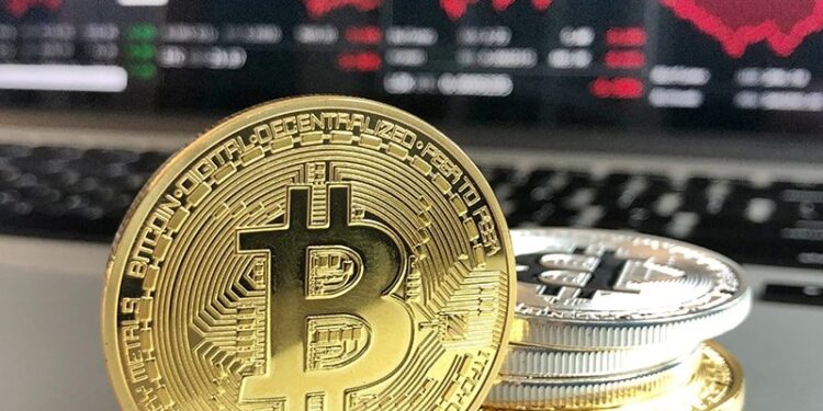 Nëse do të kishit blerë Bitcoin për 1 mijë dollarë para 10 vitesh, a e dinit sa para do të kishit sot?