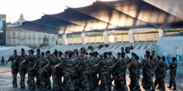 Ushtarët francezë paralajmërojnë për luftë civile në vend