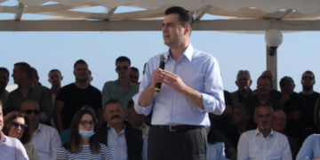 “Beteja tani fillon”! Basha rinis fushatën nga Durrësi: Rama ik! Le të ndezim motorët e ndryshimit, kemi fituar thellë por na vodhi krimi