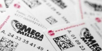 Lotaria e “të vaksinuarve”! Një grua në Ohio fiton 1 milion dollarë