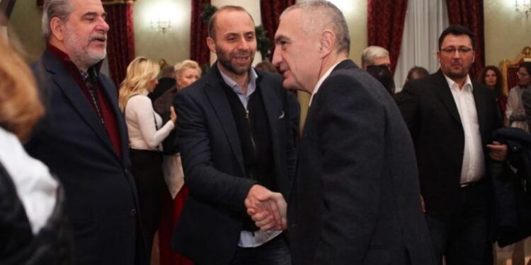 Turi flet broçkulla në mbrojtje të ish tutorit : Edi Rama na ka shpallur luftë, me kërkesën për shkarkimin e Ilir Metës