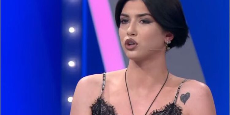 Ish-Miss Shqipëria: Më vjen të qaj, thonë hajde ma jep që të ta jap. Ta kërkojnë troç për vendin e punës