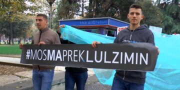 Luli i kthehet gjumit: U lodh duke “luftuar”!