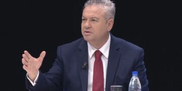 Murrizi: Të djathtët kanë prishur kisha e xhami, nuk kanë lidhje me konceptin filozofik!