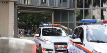 Hynë në fushë dhe shkaktuan incidente në stadiumin “Selman Stërmasi”, arrestohet presidenti i “Kastriotit” dhe Drejtori Teknik