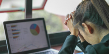 Shqipëria në vendet me vdekshmërinë më të lartë nga orët e gjata të punës