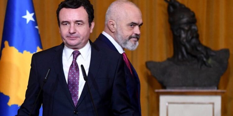 Albin Kurti ndryshon mendje për Minishengenin pasi akuzonin Ramën, opozita e sulmon me parullat e Vetëvendosjes