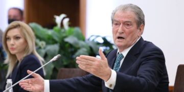 Parisi i Avni Rustemit dhe Sali Berishës
