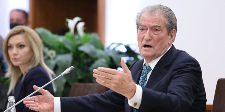 Parisi i Avni Rustemit dhe Sali Berishës