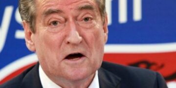 U shpall “non grata” në SHBA, reagon sërish Berisha: Jam i lënduar thellë, ma ka bërë Rama me Sorosin se jam i pastër. Edhe nëse humb në Francë do vazhdoj para