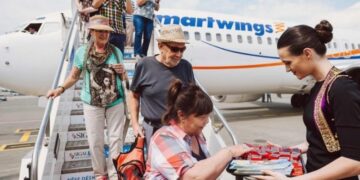 Turistët e huaj mbërrijnë në Vlorë: Pushues nga Rusia, Serbia dhe Brazili hapin sezoni turistik  “ilegalisht” pa nisur zyrtarisht!