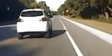 E tmerrshme! Babai “fluturon” foshnjën nga dritarja për t’ju shmangur ndjekjes së policëve (Video)