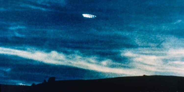 Zbardhen detajet tronditëse nga raporti sekret: Si UFO-t rrëzuan 10 raketa bërthamore në bazën amerikane! E kuptuan që jeta në Tokë kishte përparuar nisur nga momenti i…