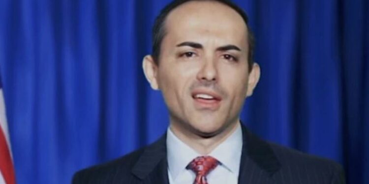 Shqiptari merr postin e rëndësishëm në Dhomën e Përfaqësuesve të Floridës! VOA: Rrugëtimi i Ardian Zikës, mishërim i ëndrrës amerikane!