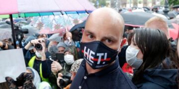Rusia arreston ish drejtorin e grupit opozitar “Rusia e Hapur”