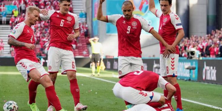 “Ai luftoi me të gjitha forcat për jetën”! Bota shpërtheu në lot për të, mjeku i Danimarkës rrëfen momentet e tmerrit të Eriksen: Në fillim merrte frymë, pastaj…