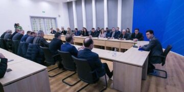 Basha nis furtunën në PD, përmbys Këshillin Kombëtar, Kryesinë, Sekretariatet dhe degët, ikin Nishani dhe mbështetësit e Berishës