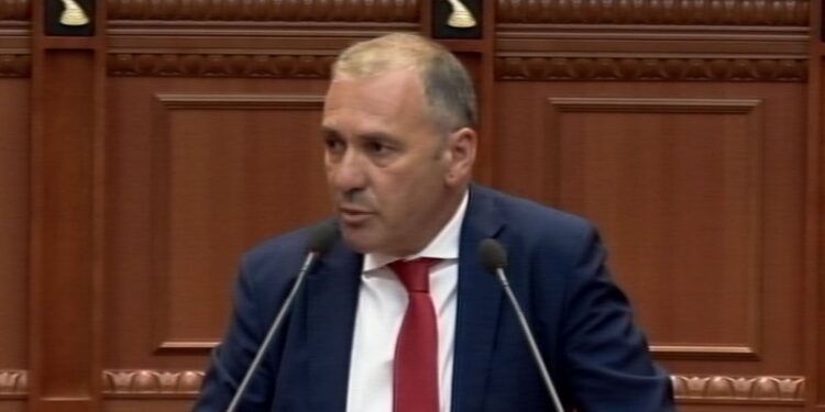 A do ndiqen nga SPAK të shpallurit “non grata” dhe a rrezikohen politikanët tanë nga memorandumi i Biden-it?! Arben Kraja i prerë: Hetim deri në fund!