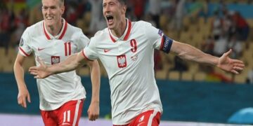 Polonia mposhtet nga Suedia dhe eliminohet nga Europiani. Spanja renditet e dyta