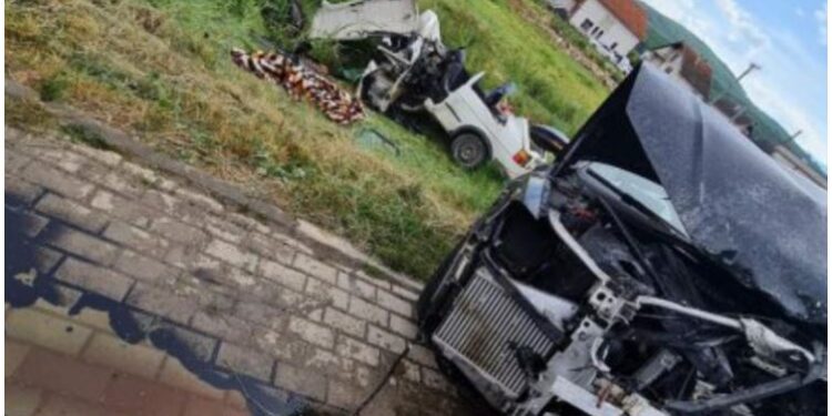 Katër të vdekur në një aksident në magjistralen Ferizaj-Shtime në Kosovë, një grua në gjendje të rëndë shëndetësore