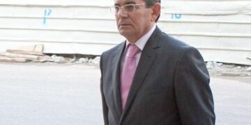 Jemin Gjana flet përçartë: Shpalljen non grata e quan “refuzim vize”! Berisha, personalitet i pazëvendësueshëm! Gjyqi në Francë kundër SHBA, lëvizje kalorësiake