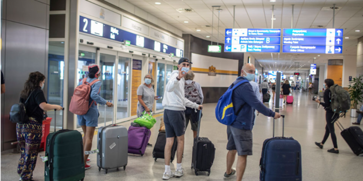 Shqiptarët që kanë bërë vaksinën ruse dhe kineze do të lejohen në Greqi