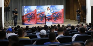 Përralla nga Lulzim Basha: Nëse nuk më hiqni, të Dielën do t’i kthejmë vendit demokracinë dhe përmes saj ndryshimin