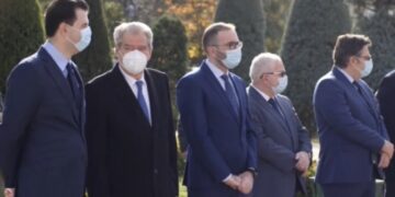 I korruptuari Berisha presion SHBA me rikthimin në krye të PD, ta përdor partinë si mburoj të familjes “non grata”
