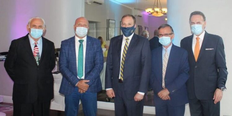 “Ushtri” lobimi në SHBA, emrat që fshihen pas kongresmenit Lee Zeldin: Shoqata, aktivistë shqiptarë dhe financim i shkrimeve