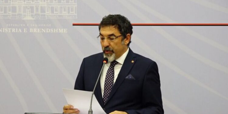 Aksidenti tragjik në Vlorë dhe sherri me 4 të vdekur në Velipojë, Ministri Çuçi deklaratë për mediat