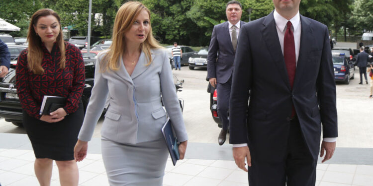 Lulzim Basha zotohet para shqiptarëve: Demokracia ka rënë, por unë do ta ngre sërish! Do të hyjmë në Parlament që të luftojmë edhe brenda por edhe jashtë tij