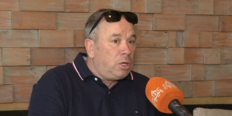 Edhe të “penës” edhe të “pushkës” trimat që na i i zgjodhi Rama të drejtonin TVSH! Kostandin Grillo denoncon në polici ish drejtorin e famshëm Thoma Gëllçi: Më kërcënoi se do më zhdukë