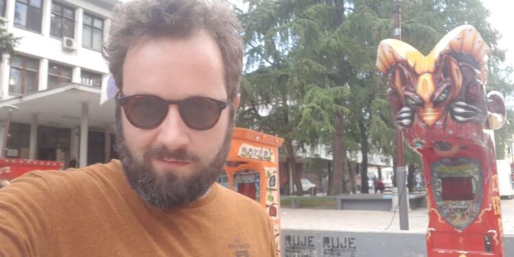 Revoltohet gazetari Idro Seferi: O zgjebsa, më përpara punoj për serbët, se për ju… Ik q***ni!