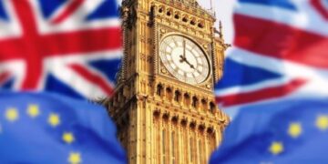 “Furtunë” në Londër: Dosja top-sekret e qeverisë britanike gjendet në një stacion… autobusi