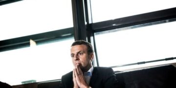 Pse Franca është buzë një humnere të thellë politike?!