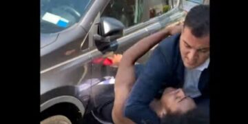 Hajduti i vodhi çantën e të fejuarës: Shqiptari që kandidon për anëtarë këshilli në Nju Jork i vihet në ndjekje, e neutralizon me mjaft lehtësi (Video)
