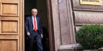 Parlamenti shkarkon nga detyra Presidentin Ilir Meta, 104 vota pro largimit