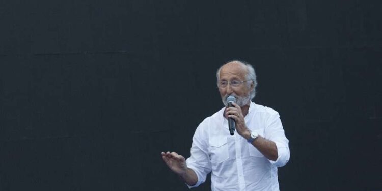 Të “vranë” edhe ty, Mirush Kabashi! Dëgjoni apelin e Mirush Kabashit përmes vargjeve të Çajupit: Mos e ndani Shqipërinë! (Video)