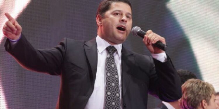 “Polic të dehur e barkderra…”, Pjerin Ndreu reagon publikisht ndaj efektivëve që e paditën