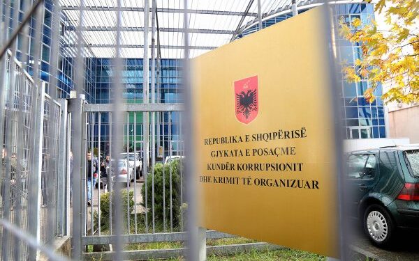 Qeveria i kërkon SPAK-ut sekuestrimin e pasurisë së gjyqtarëve e prokurorëve të shkarkuar nga vettingu