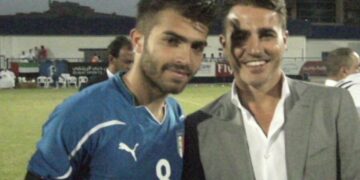 E trishtë/ Luan në ndeshjen përkujtimore për të vëllain, vdes në fushë futbollisti