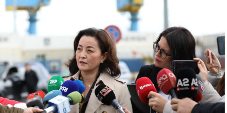Yuri Kim reagon ashpër për Elizabeta Imeraj: Mediat po mbyllin gojën dhe sytë nga ata që sulmuan vetingun dhe shpifën për vëzhguesit ndërkombëtarë